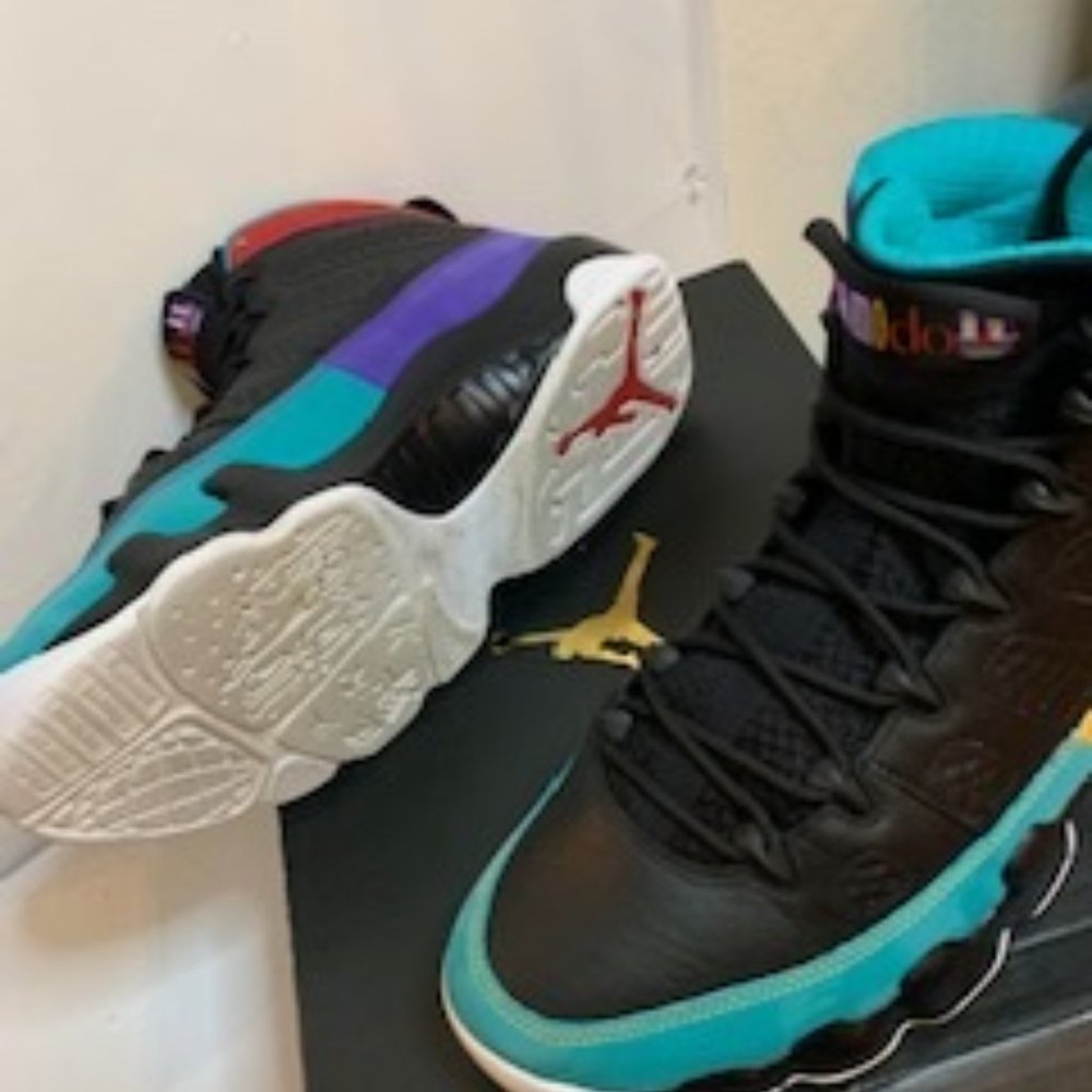 Gently Pre-Owned w/box 2019 - NIKE JORDAN 9 RETRO "DREAM IT DO IT " - Picture 3 of 3